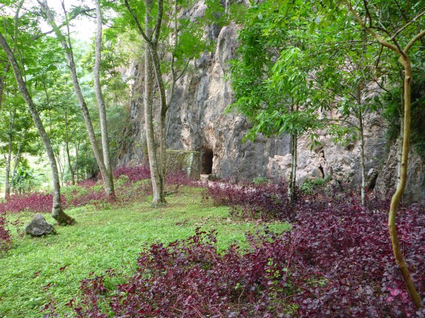 Eine der Vieng Xai Höhlen